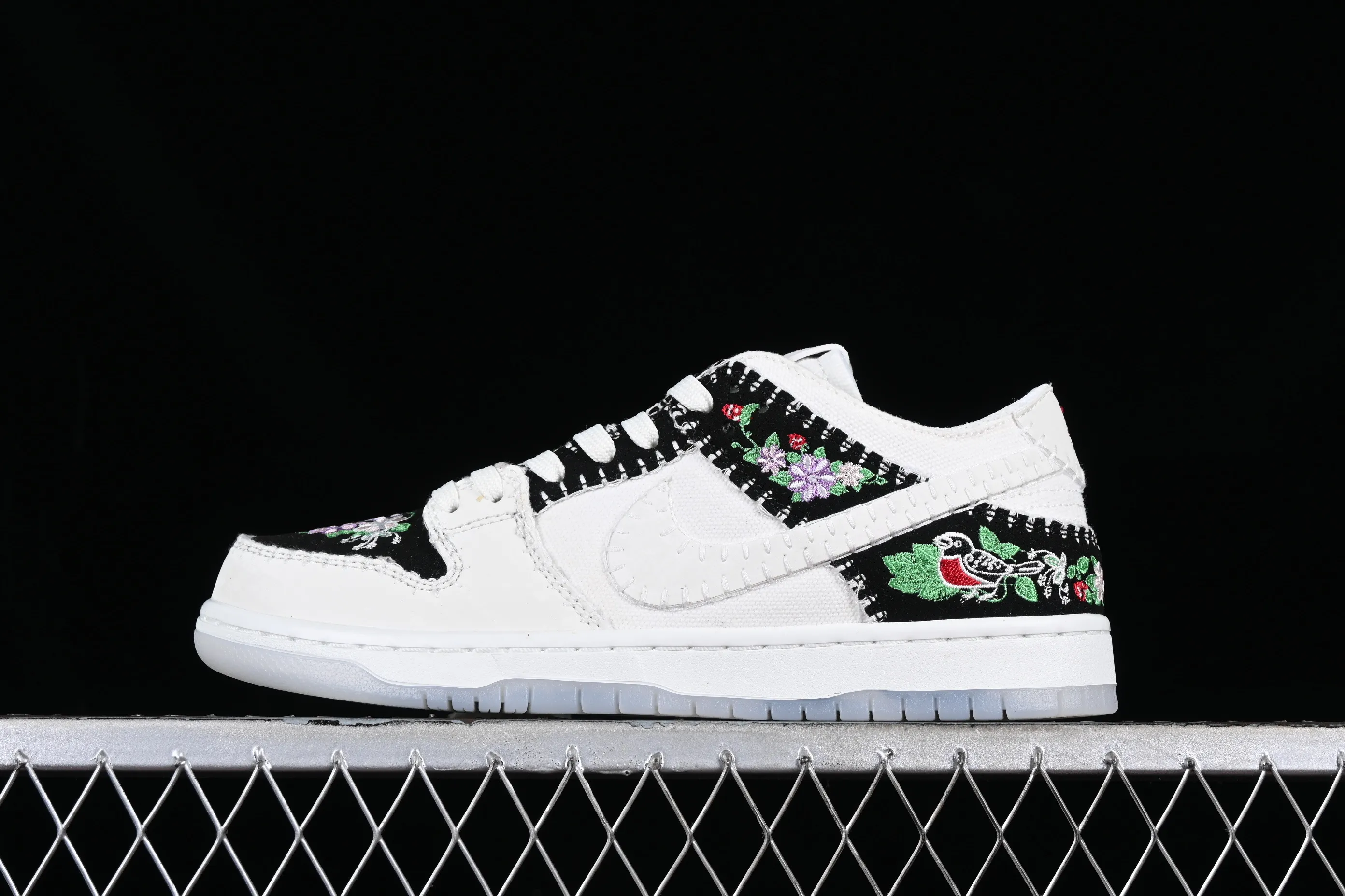 All categories Nk SB Dunk series Nk SB Dunk Low low-top sneakers Nk SB Dunk Low "N7" floral embroidery SB low-top casual sneakers FD6951-300